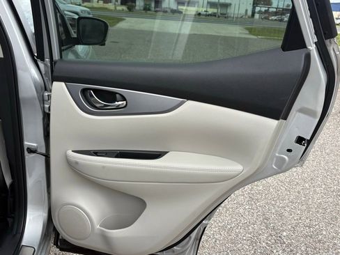 Used 2020 Nissan Rogue Sport SL image 15