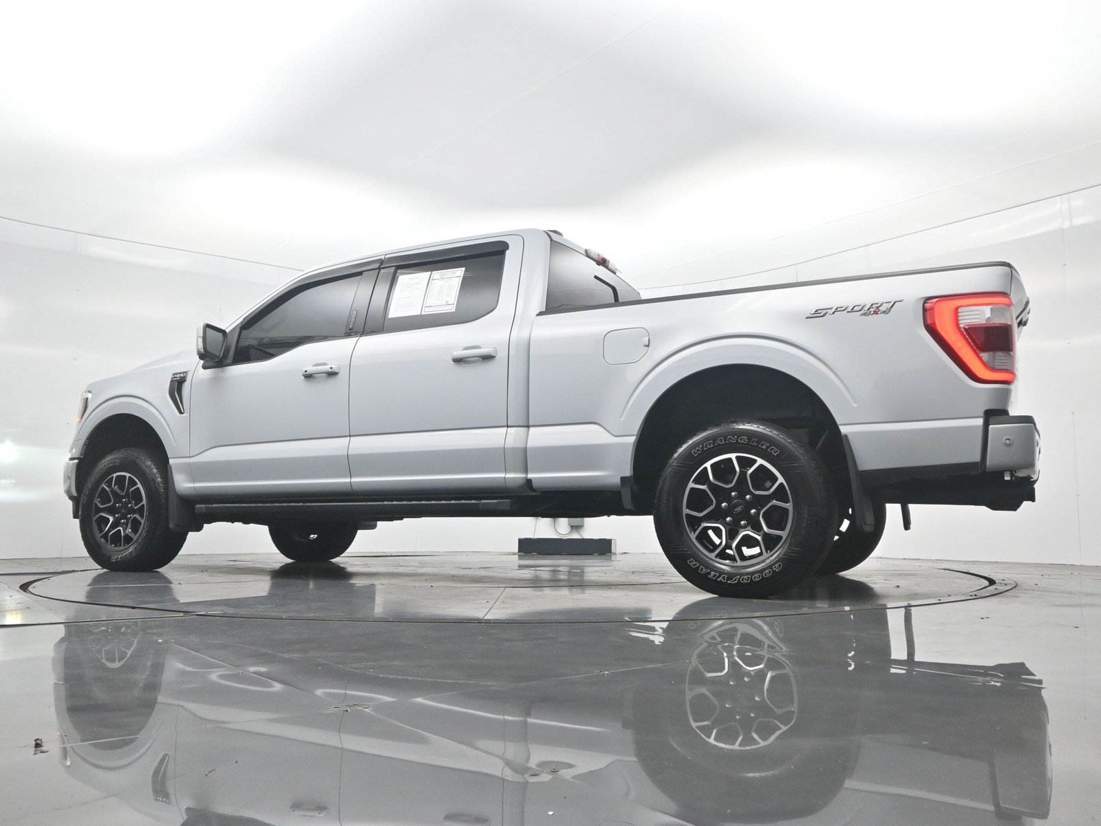 Used 2021 Ford F150 Lariat w/ Equipment Group 502A High AWD/4WD image 48