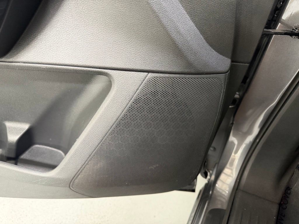 Used 2024 Nissan Pathfinder SV FWD image 16