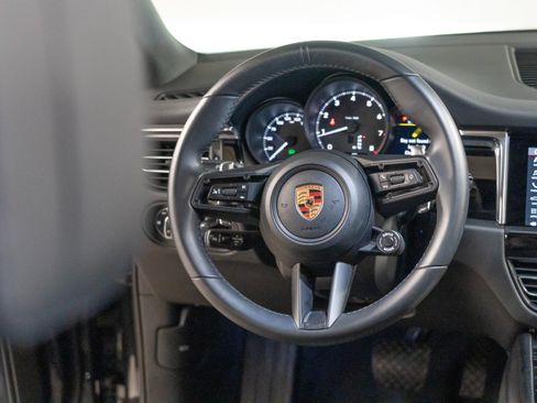 Certified 2026 Porsche Macan AWD/4WD image 27