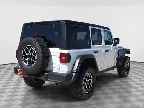 Used 2024 Jeep Wrangler Unlimited Rubicon AWD/4WD image 7