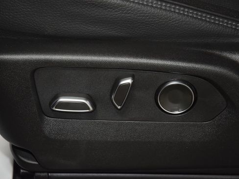 Used 2024 GMC Yukon Denali AWD/4WD image 42