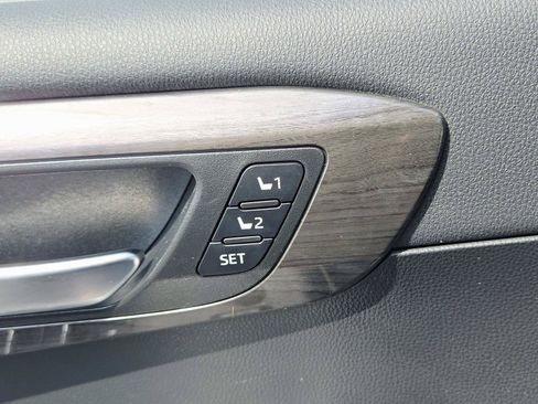 Used 2023 Toyota Highlander Platinum AWD/4WD image 40