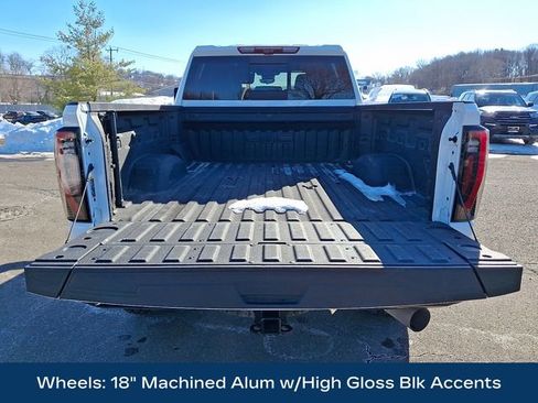 Used 2025 GMC Sierra 2500 AT4X image 32