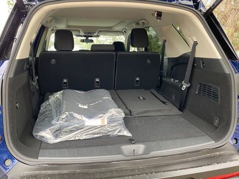 New 2026 Nissan Pathfinder SV image 27