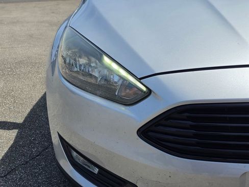 Used 2017 Ford Focus SE FWD image 10