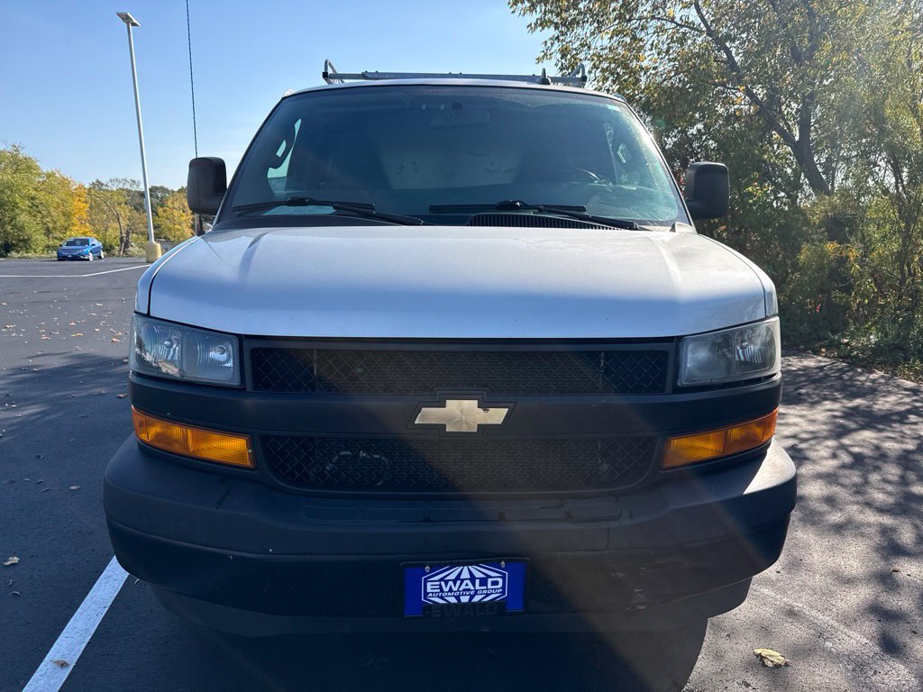 Used 2021 Chevrolet Express 2500 Extended w/ Driver Convenience Package RWD image 3
