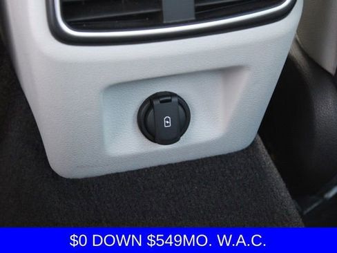 Used 2023 Genesis G70 2.0T image 23