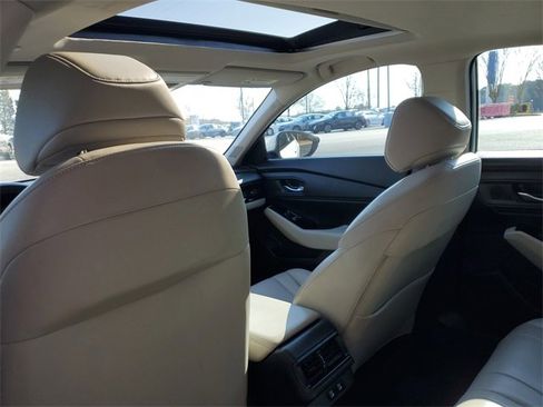 Used 2024 Honda Accord Touring image 11