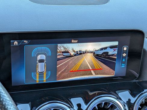 Used 2025 Mercedes-Benz GLA 250 image 26