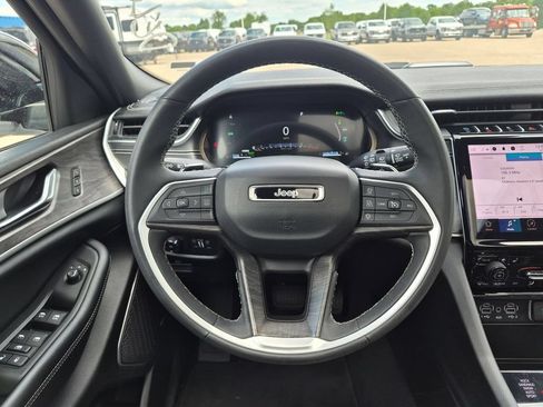 Used 2024 Jeep Grand Cherokee Limited 4xe AWD/4WD image 16