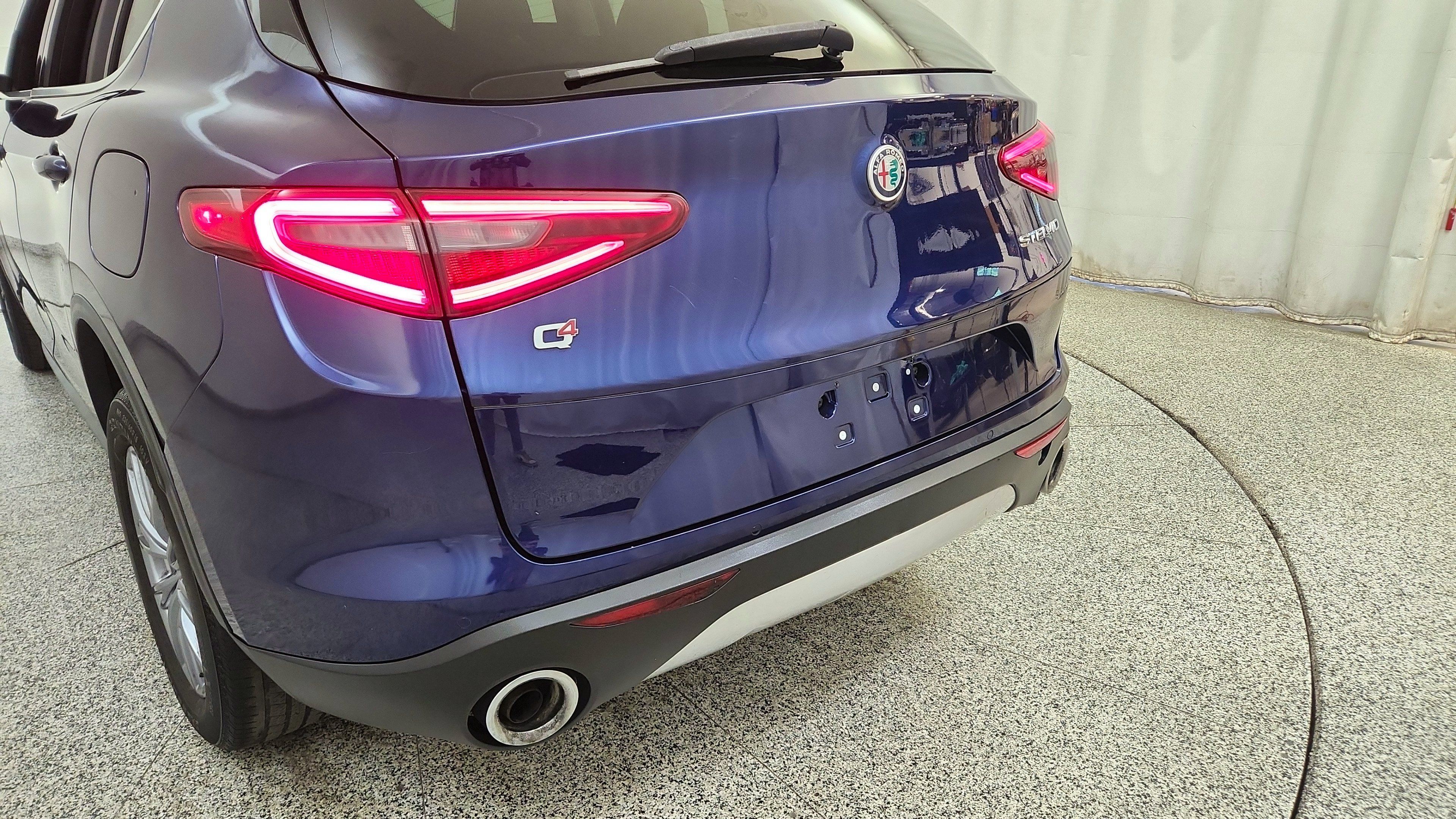 Used 2018 Alfa Romeo Stelvio Ti AWD/4WD image 28