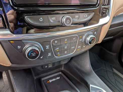 Used 2023 Chevrolet Traverse Premier image 19