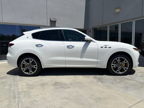 Certified 2023 Maserati Levante GT AWD/4WD image 5