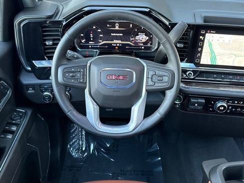 Used 2025 GMC Sierra 1500 Elevation image 16