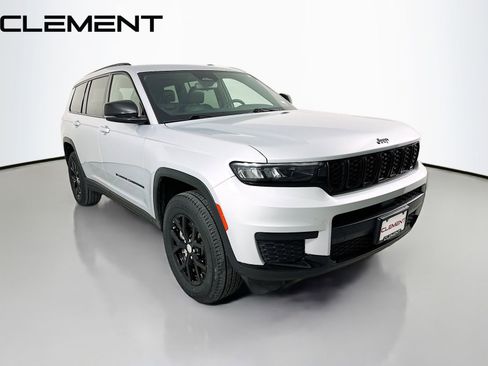 Used 2024 Jeep Grand Cherokee L Laredo image 3