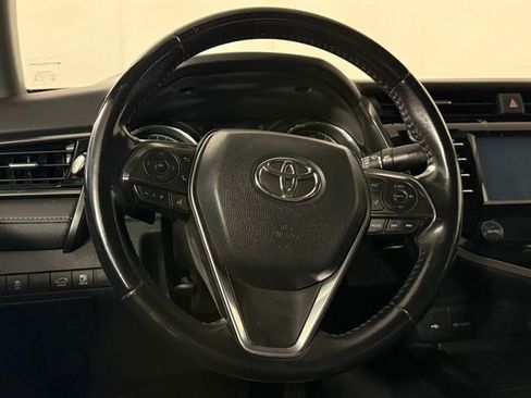 Used 2020 Toyota Camry SE FWD image 15
