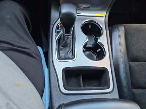 Used 2020 Jeep Grand Cherokee Altitude image 31