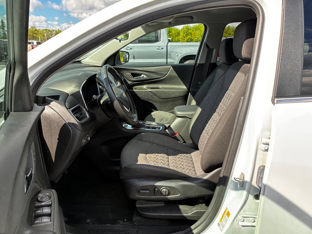 Used 2023 Chevrolet Equinox LT AWD/4WD image 9
