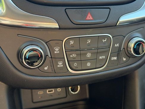 Used 2020 Chevrolet Equinox LT AWD/4WD image 22