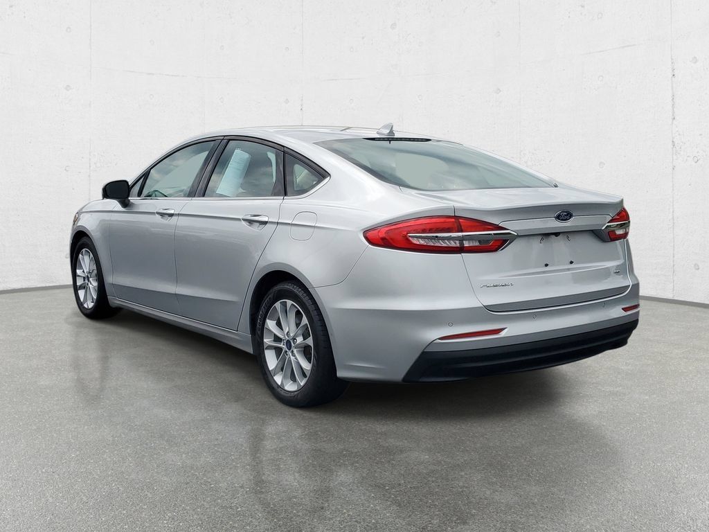 Used 2019 Ford Fusion SE FWD image 5