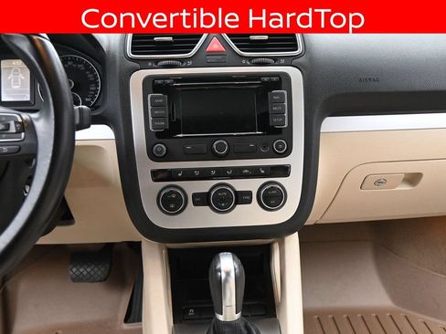 Used 2015 Volkswagen Eos Komfort FWD image 13