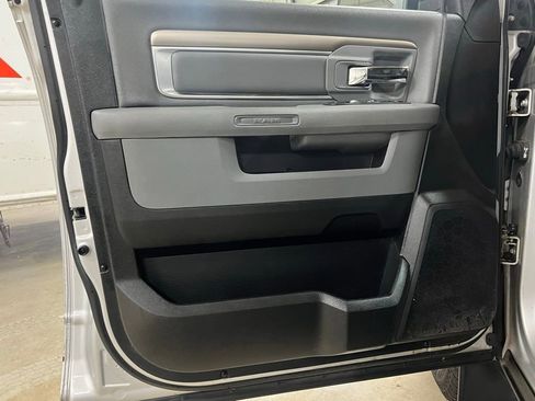 Used 2017 RAM 1500 Classic SLT AWD/4WD image 18
