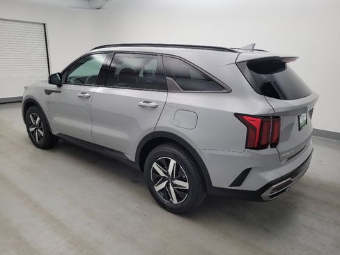 Used 2023 Kia Sorento EX w/ Panoramic Sunroof Package FWD image 3