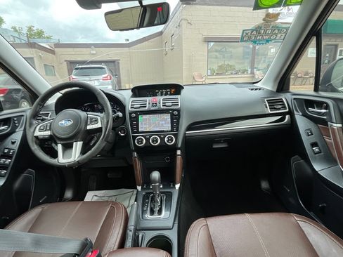 Used 2018 Subaru Forester 2.5i Touring w/ Popular Package #3B AWD/4WD image 17