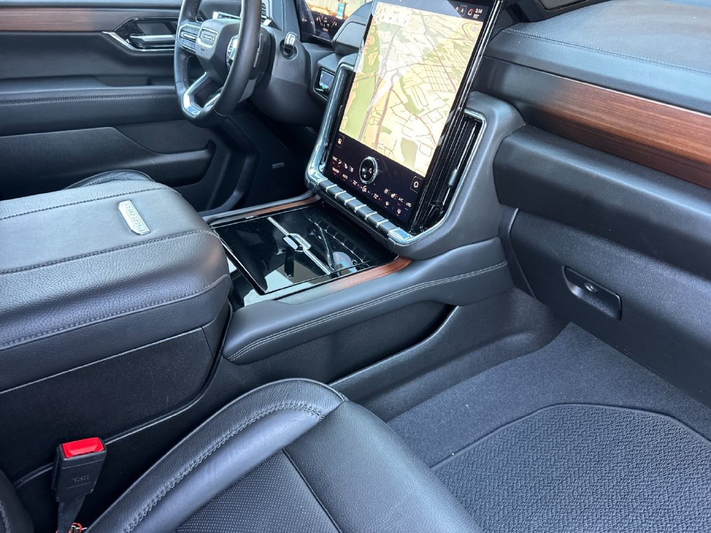 Used 2025 GMC Yukon Denali AWD/4WD image 20