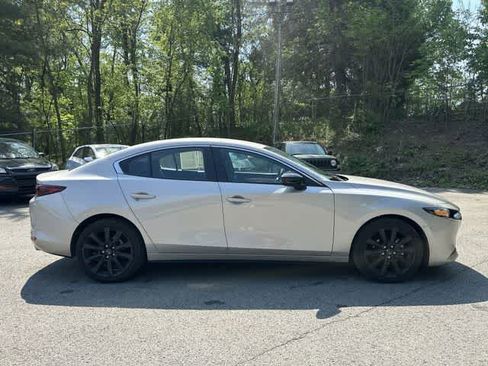 Used 2024 MAZDA MAZDA3 s FWD image 3