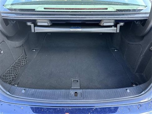 Used 2014 Mercedes-Benz E 350 4MATIC Sedan image 9