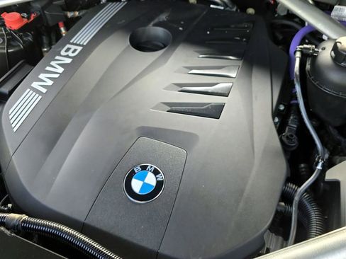 Used 2025 BMW X5 sDrive40i w/ M Sport Package RWD image 9