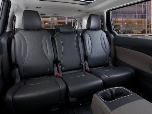 New 2026 Kia Carnival SX FWD image 16