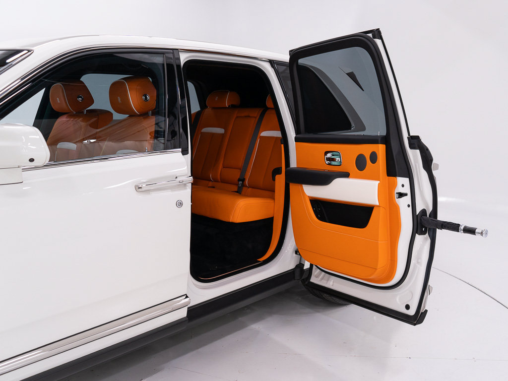 Certified 2023 Rolls-Royce Cullinan AWD/4WD image 30