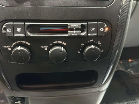 Used 2006 Dodge Grand Caravan SXT FWD image 28