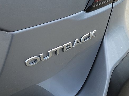 Certified 2025 Subaru Outback Premium image 5