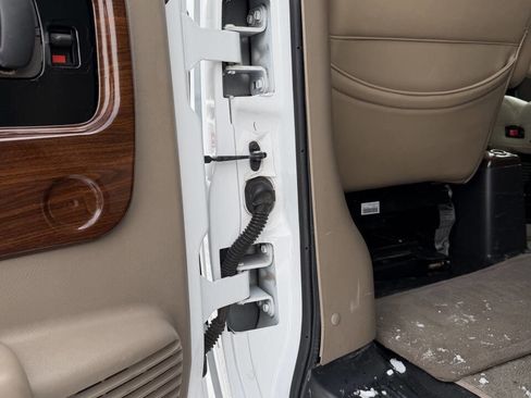 Used 2005 GMC TopKick C4500 4x4 Crew Cab image 67