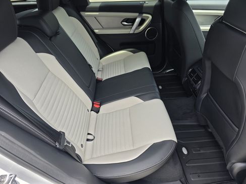 Used 2026 Land Rover Discovery Sport Landmark AWD/4WD image 5