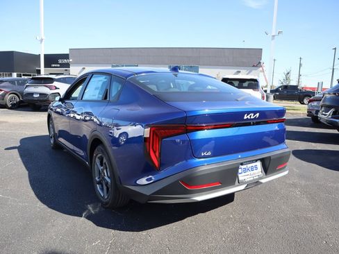 New 2025 Kia K4 LXS image 5