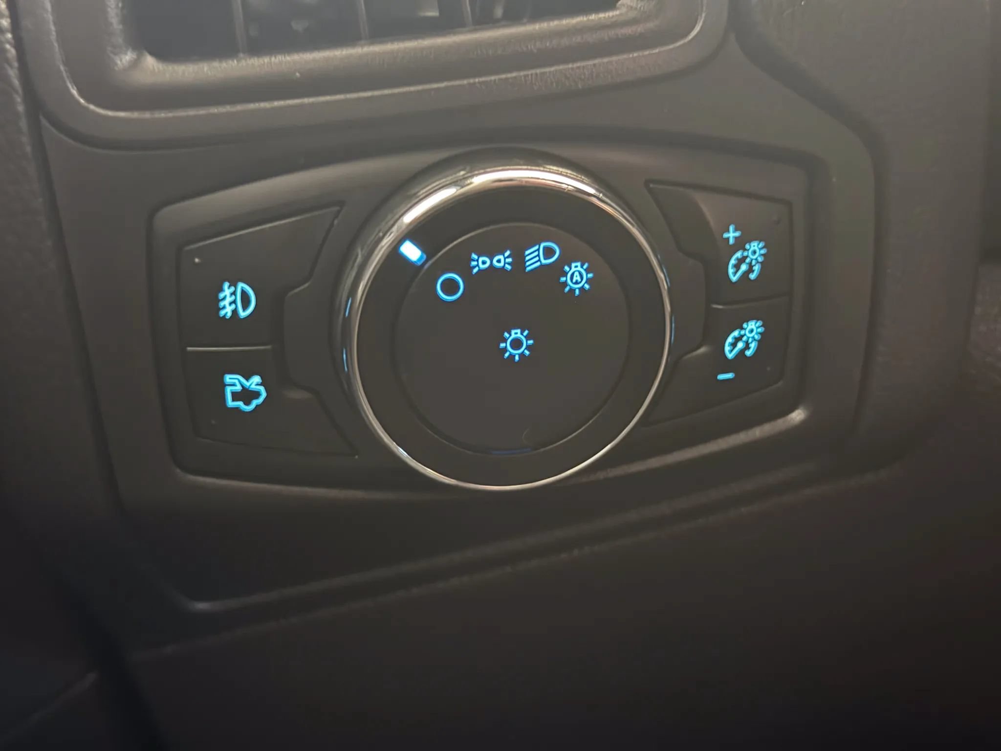 Used 2014 Ford Focus SE w/ Equipment Group 201A FWD image 34