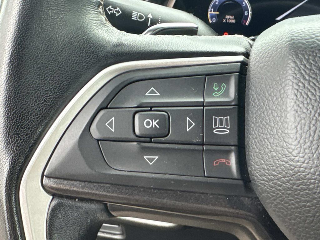Used 2022 Jeep Grand Cherokee Altitude AWD/4WD image 24