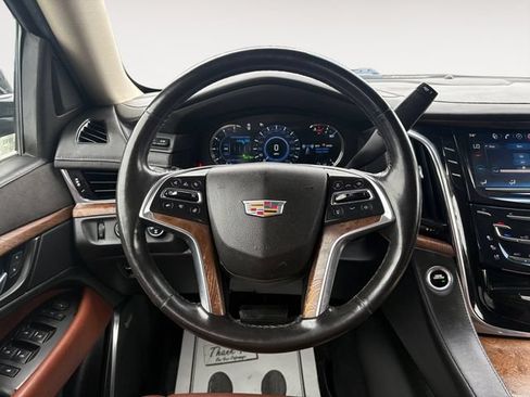 Used 2016 Cadillac Escalade Premium AWD/4WD image 12