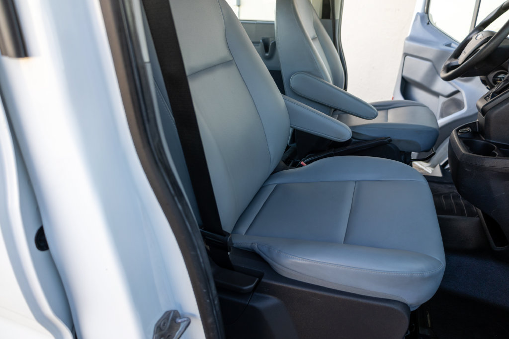 Used 2018 Ford Transit 150 XL RWD image 11