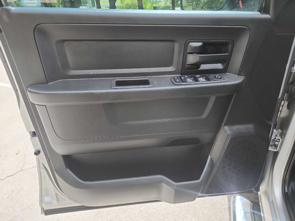 Used 2018 RAM 2500 Tradesman w/ Chrome Appearance Group AWD/4WD image 18