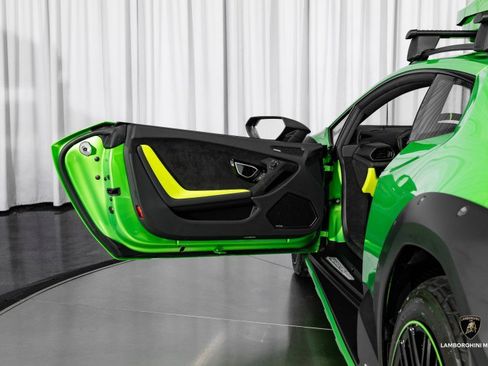 Used 2024 Lamborghini Huracan Sterrato image 28
