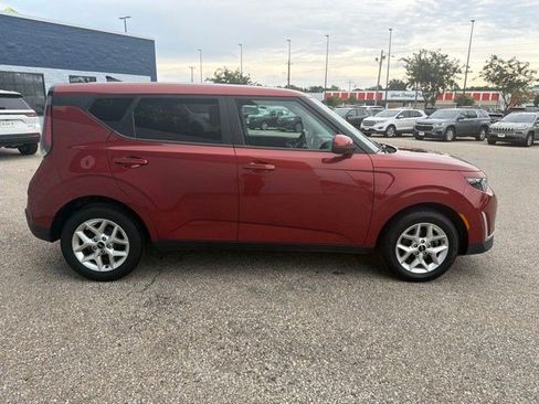 Used 2024 Kia Soul LX w/ Option Group 015 FWD image 6