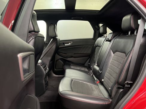 Certified 2024 Ford Edge ST-Line image 32