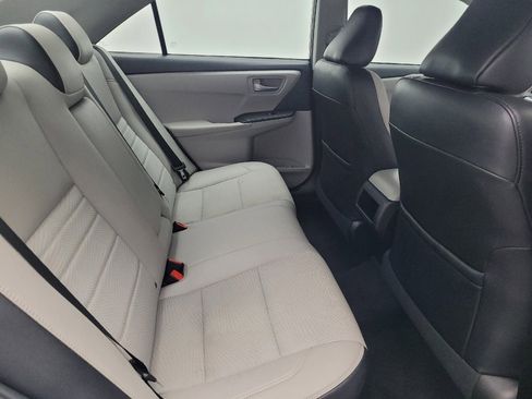 Used 2016 Toyota Camry SE image 19