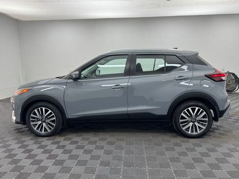 Used 2024 Nissan Kicks SV image 9